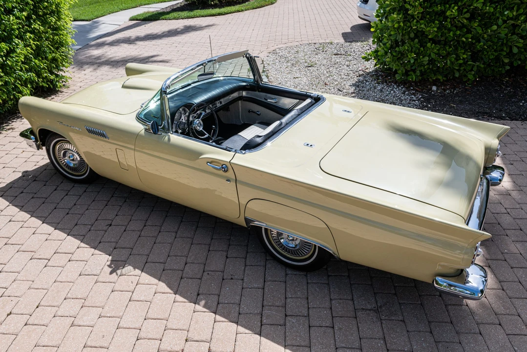 1957 Ford Thunderbird 1st Gen - Image 22 of 31