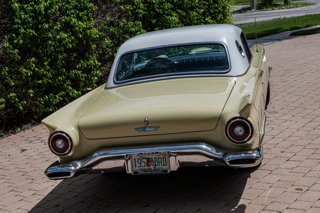 1957 Ford Thunderbird 1st Gen - Image 30 of 31