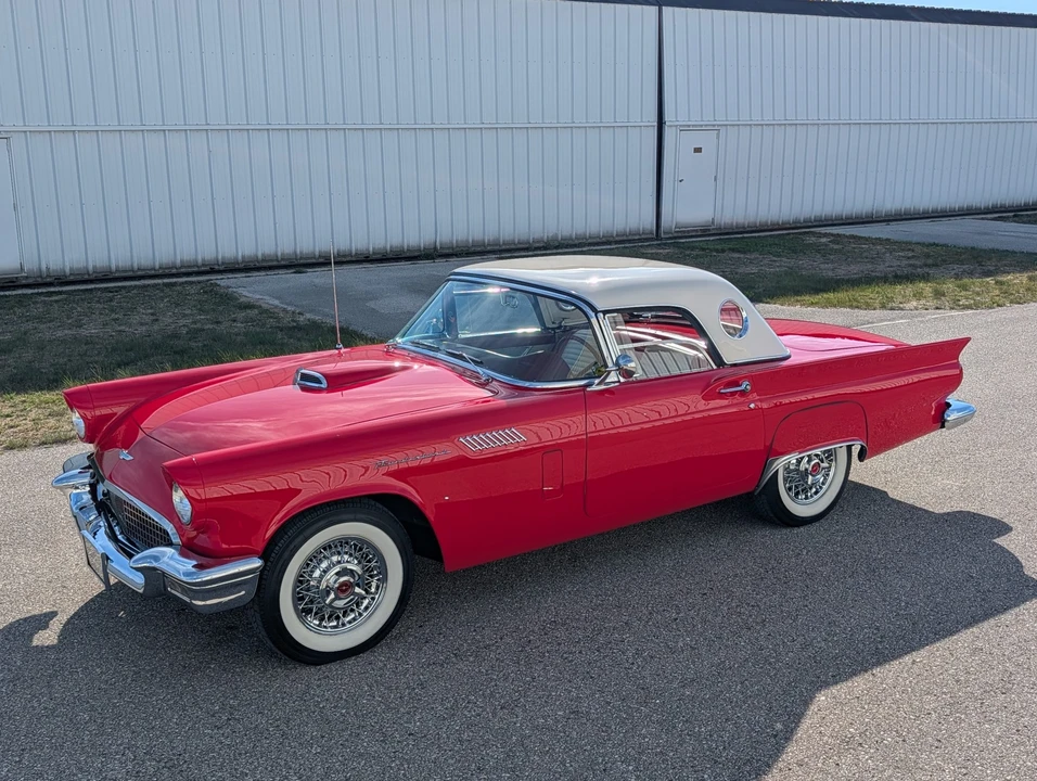 1957 Ford Thunderbird 1st Gen - Image 19 of 31