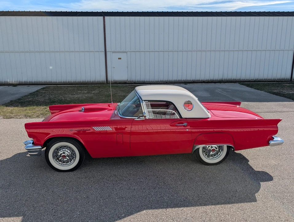 1957 Ford Thunderbird 1st Gen - Image 20 of 31