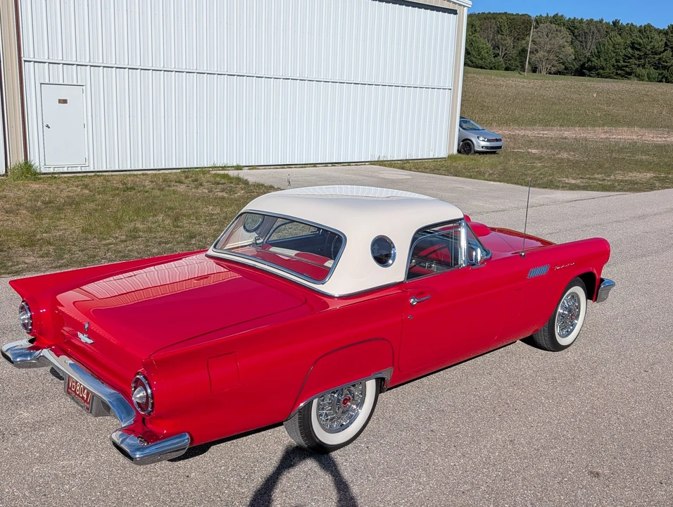 1957 Ford Thunderbird 1st Gen - Image 26 of 31