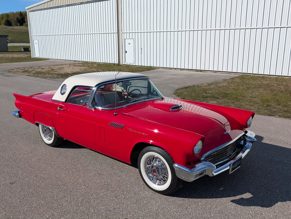 1957 Ford Thunderbird 1st Gen - Image 29 of 31