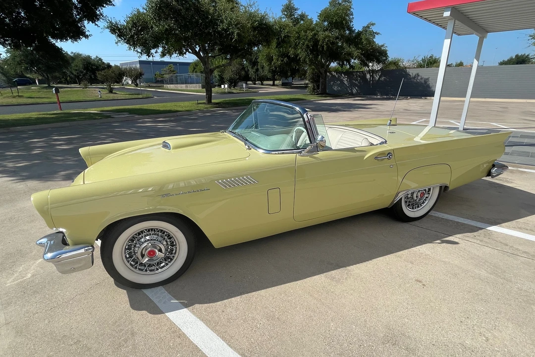 1957 Ford Thunderbird 1st Gen - Image 2 of 31