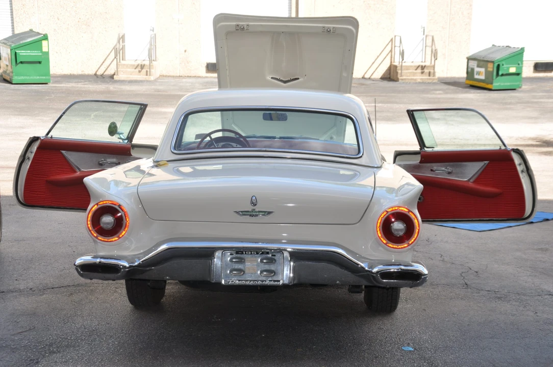 1957 Ford Thunderbird 1st Gen - Image 26 of 31