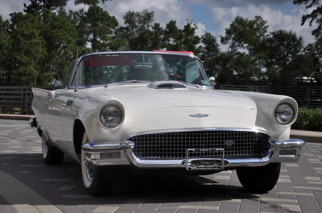 1957 Ford Thunderbird 1st Gen - Image 21 of 31