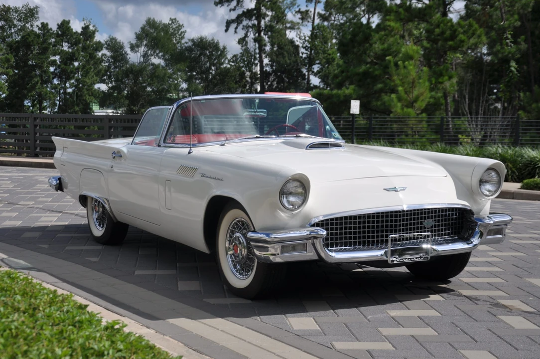1957 Ford Thunderbird 1st Gen - Image 19 of 31