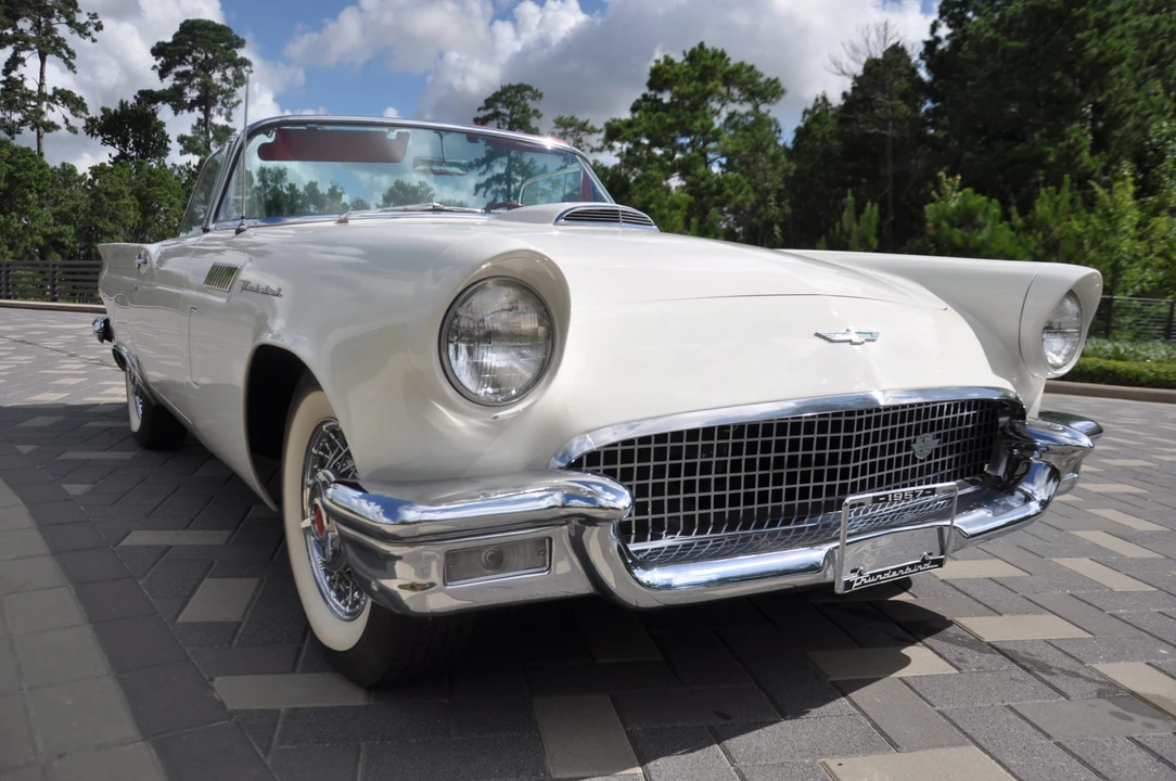 1957 Ford Thunderbird 1st Gen - Image 20 of 31