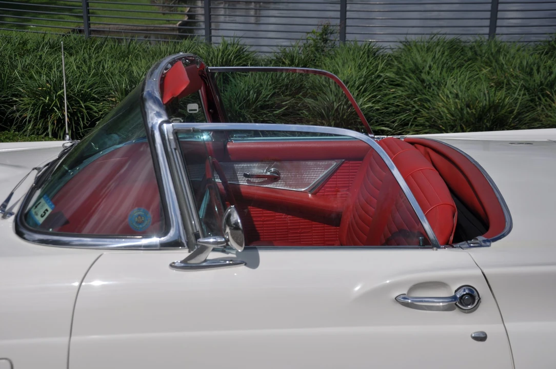 1957 Ford Thunderbird 1st Gen - Image 29 of 31