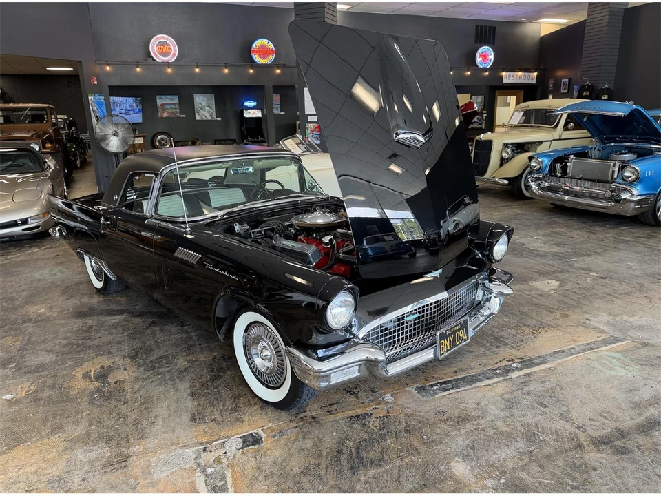 1957 Ford Thunderbird 1st Gen - Image 9 of 22