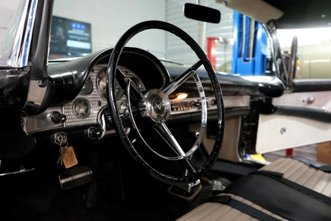 1957 Ford Thunderbird 1st Gen - Image 25 of 31