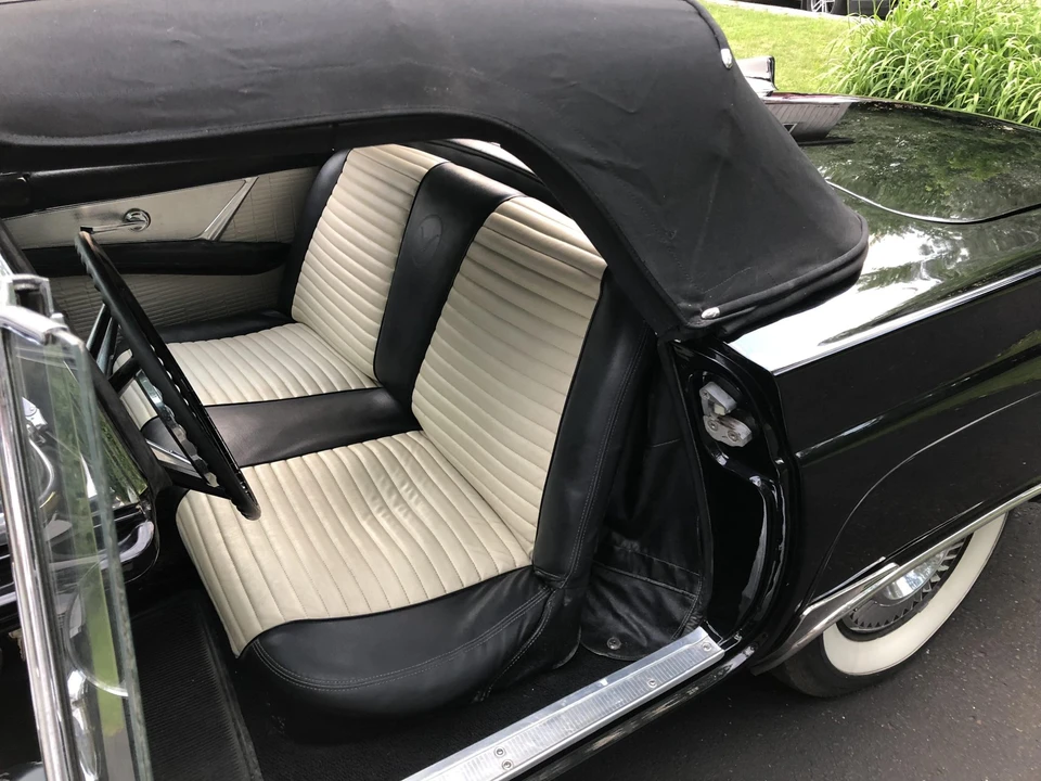 1957 Ford Thunderbird 1st Gen - Image 24 of 31