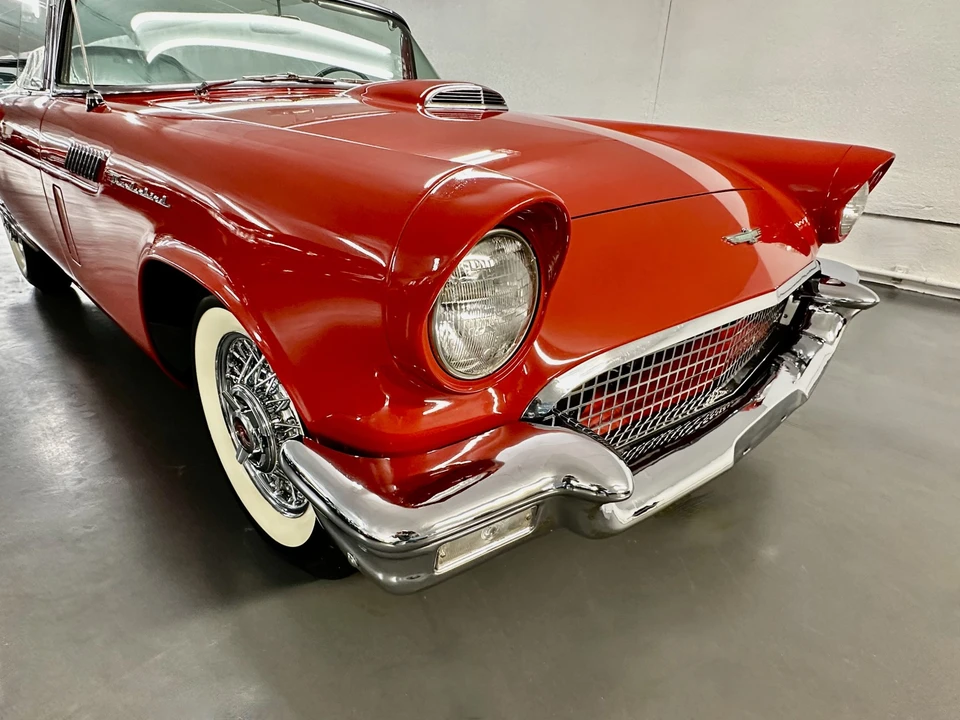 1957 Ford Thunderbird 1st Gen - Image 26 of 31