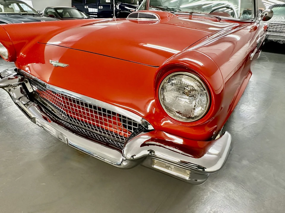 1957 Ford Thunderbird 1st Gen - Image 27 of 31