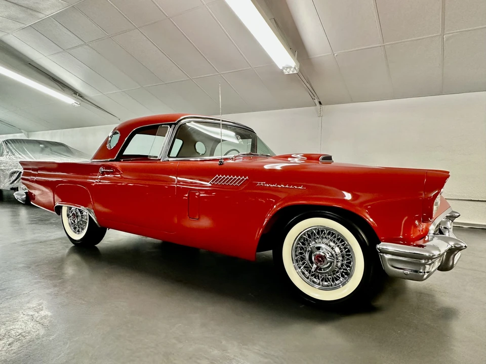1957 Ford Thunderbird 1st Gen - Image 16 of 31