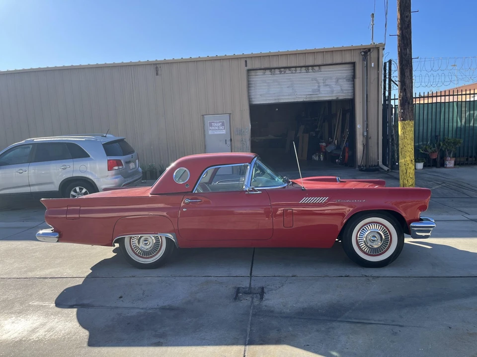 1957 Ford Thunderbird 1st Gen - Image 10 of 31