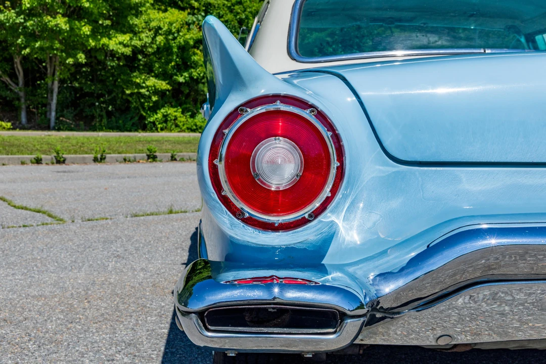 1957 Ford Thunderbird 1st Gen - Image 21 of 31