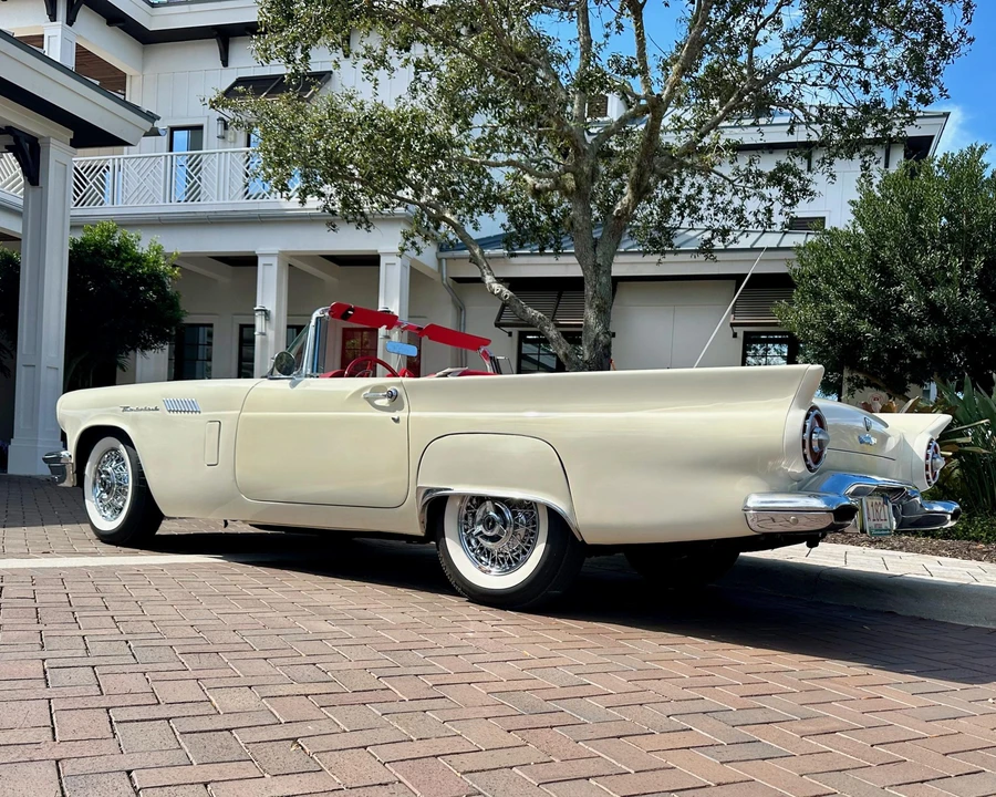 1957 Ford Thunderbird 1st Gen - Image 21 of 31