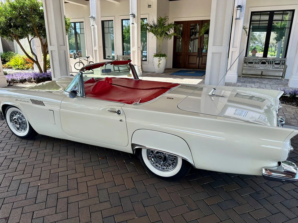 1957 Ford Thunderbird 1st Gen - Image 19 of 31