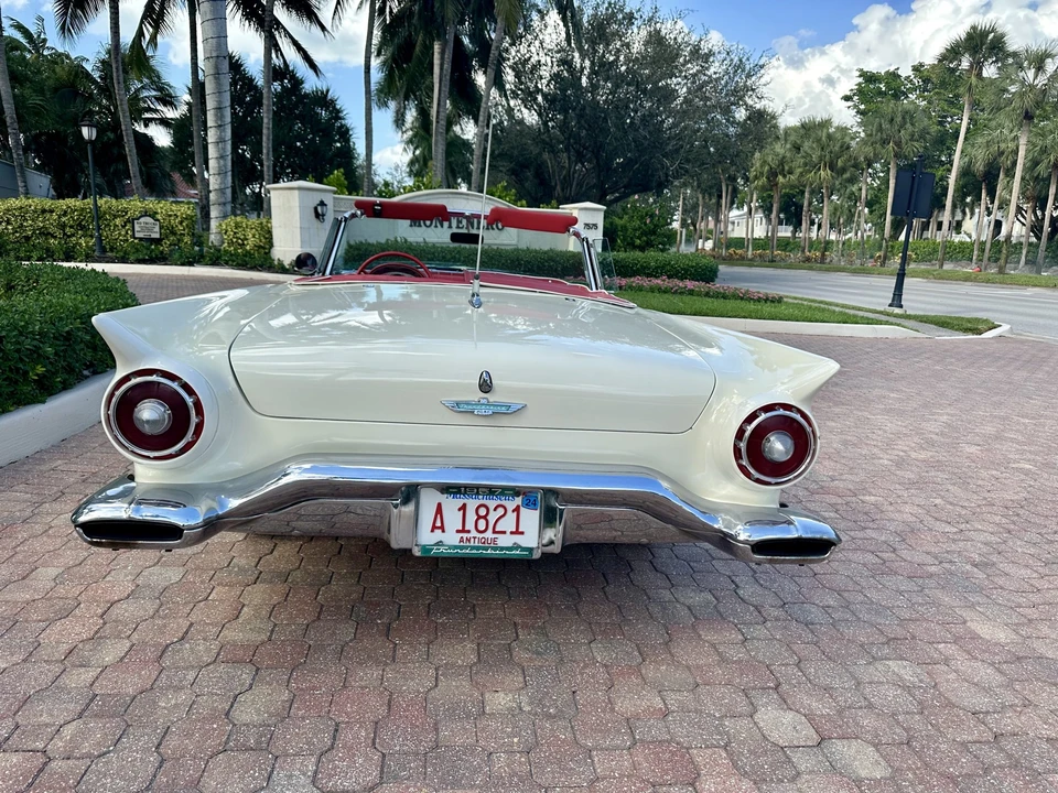 1957 Ford Thunderbird 1st Gen - Image 14 of 31