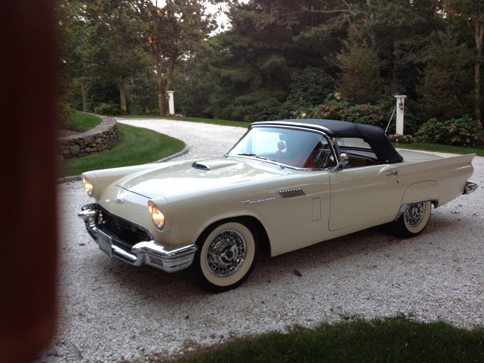 1957 Ford Thunderbird 1st Gen - Image 28 of 31