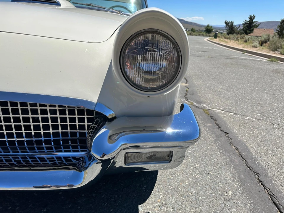 1957 Ford Thunderbird 1st Gen - Image 21 of 31