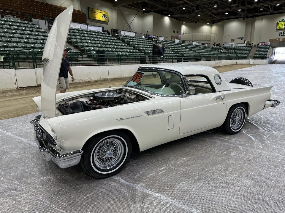 1957 Ford Thunderbird 1st Gen - Image 17 of 31