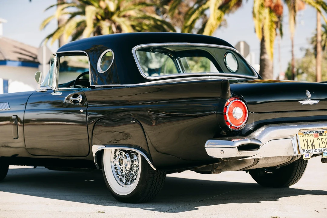 1957 Ford Thunderbird 1st Gen - Image 25 of 31