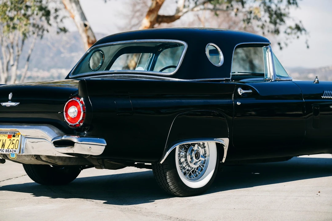 1957 Ford Thunderbird 1st Gen - Image 27 of 31