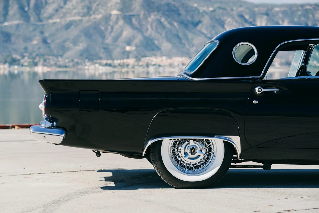 1957 Ford Thunderbird 1st Gen - Image 28 of 31
