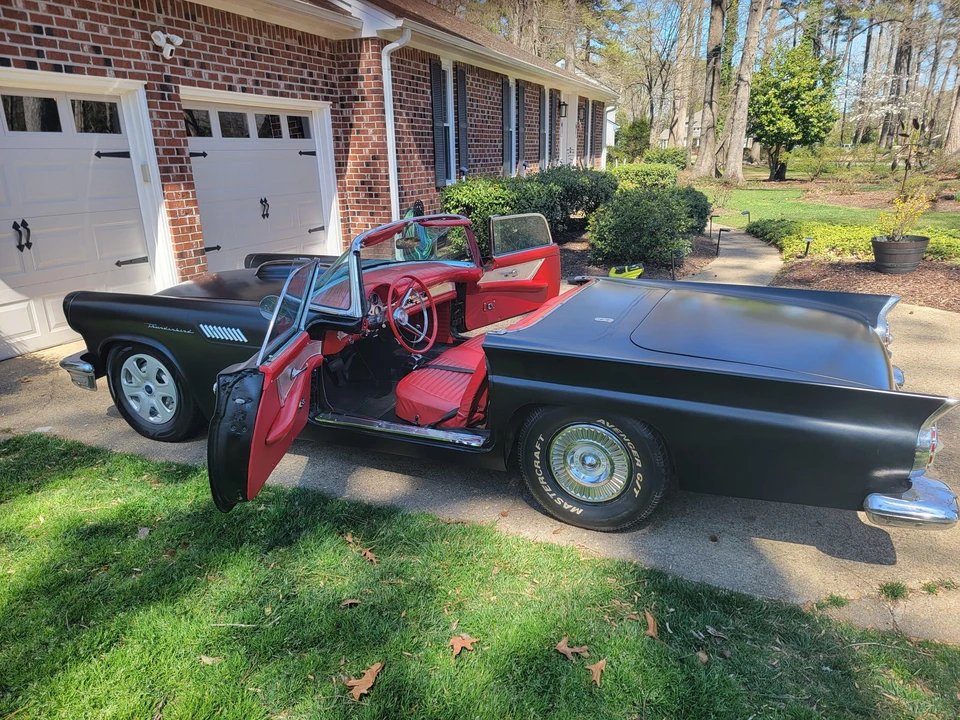 1957 Ford Thunderbird 1st Gen - Image 19 of 31