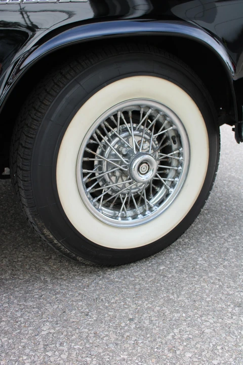 1957 Ford Thunderbird 1st Gen - Image 29 of 31
