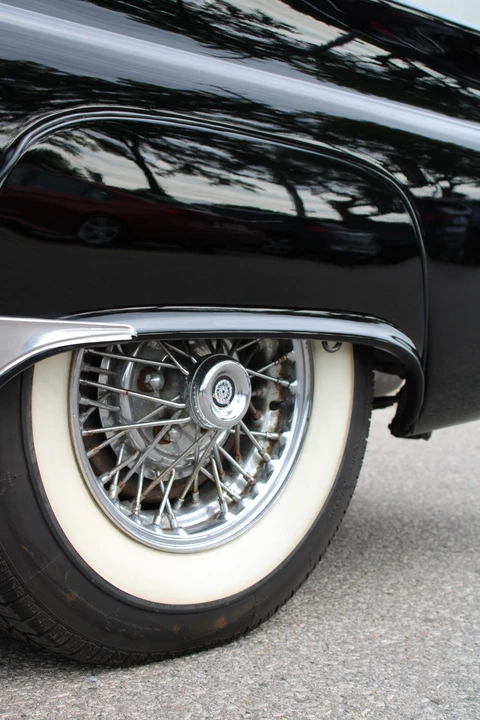 1957 Ford Thunderbird 1st Gen - Image 28 of 31