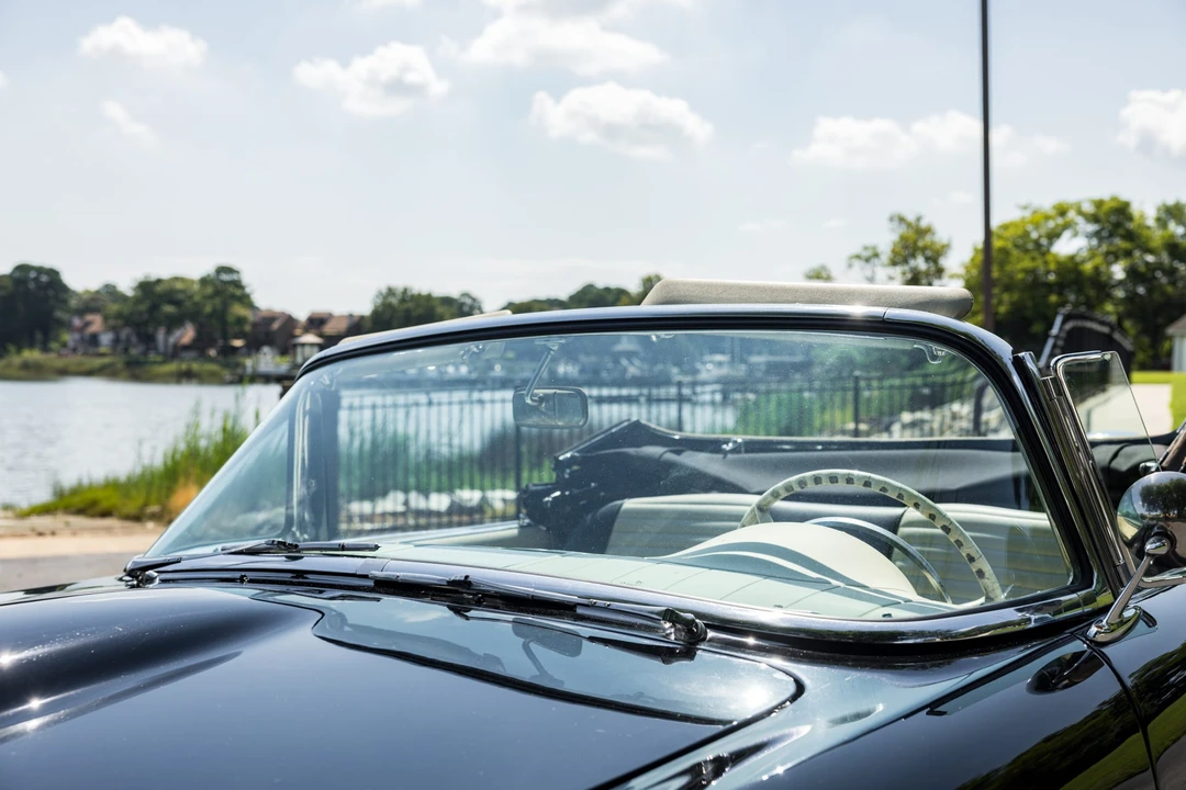1957 Ford Thunderbird 1st Gen - Image 24 of 31