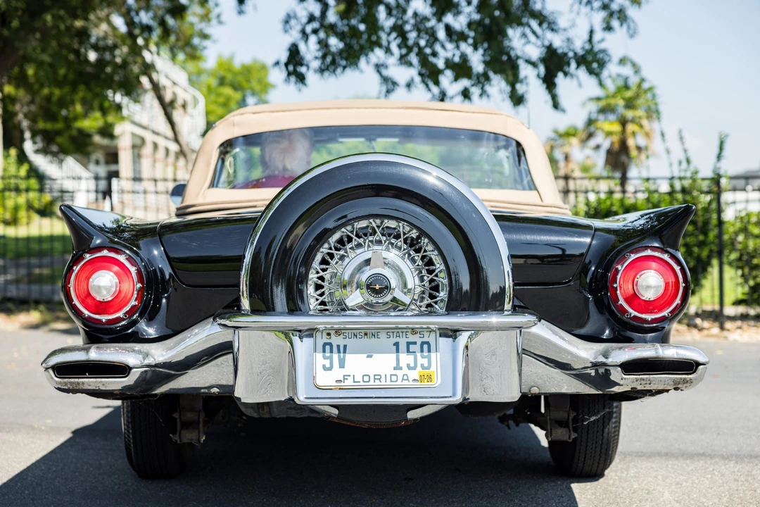 1957 Ford Thunderbird 1st Gen - Image 21 of 31