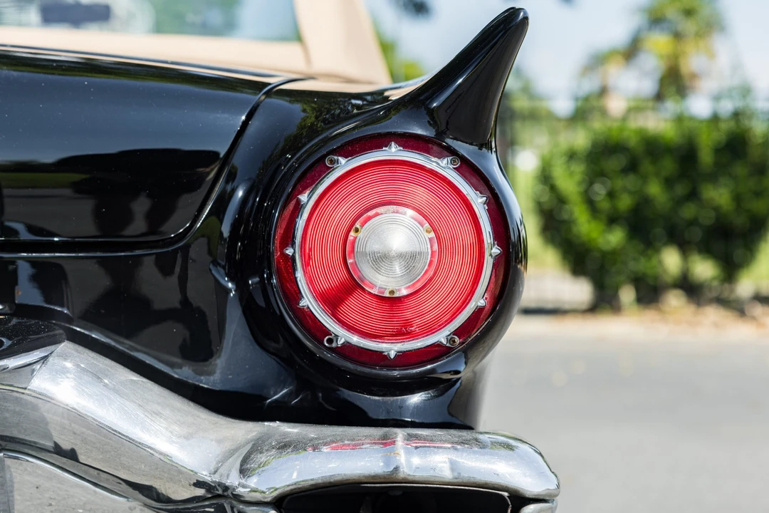 1957 Ford Thunderbird 1st Gen - Image 23 of 31
