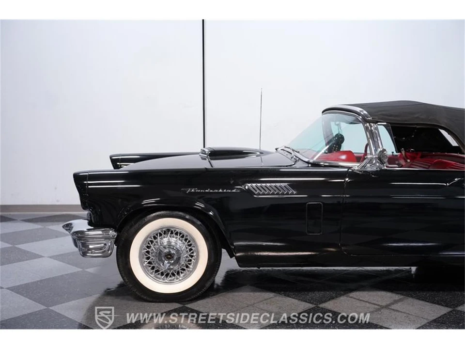 1957 Ford Thunderbird 1st Gen - Image 19 of 31