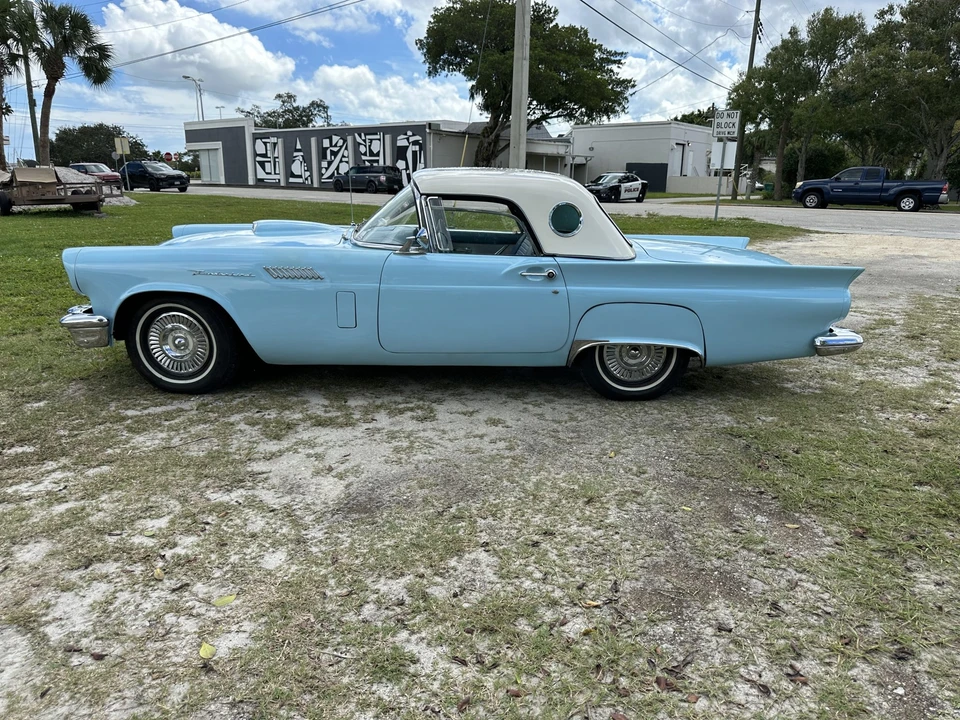 1957 Ford Thunderbird 1st Gen - Image 15 of 31