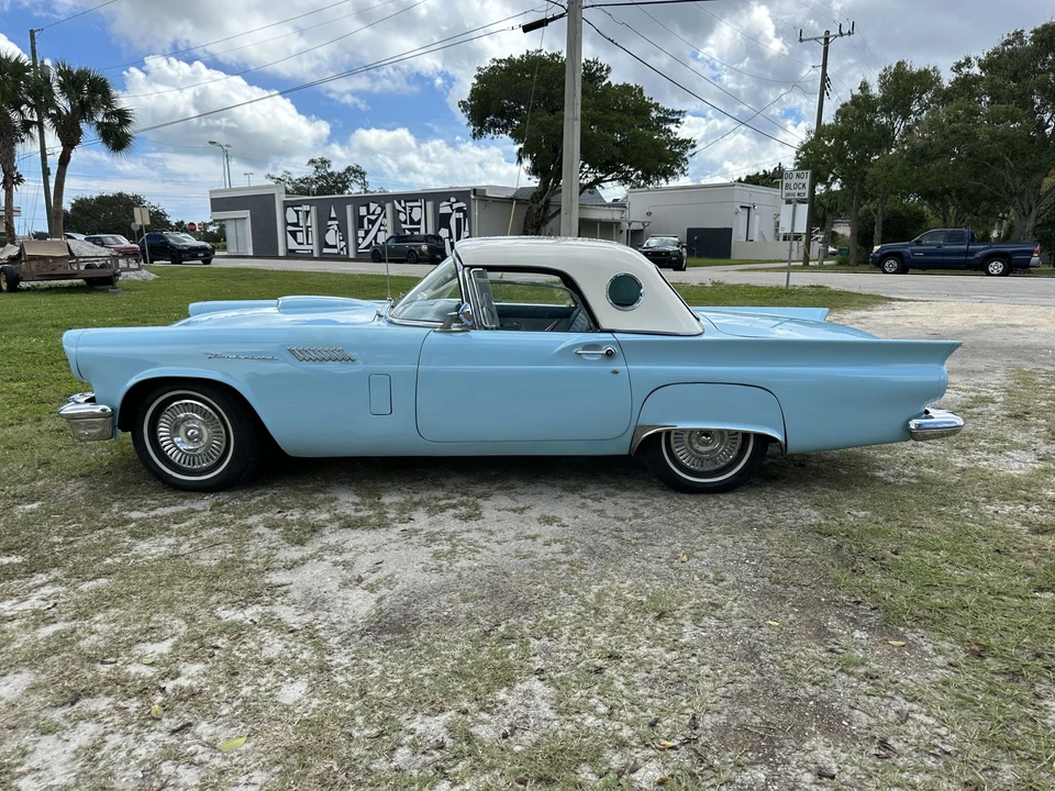 1957 Ford Thunderbird 1st Gen - Image 14 of 31