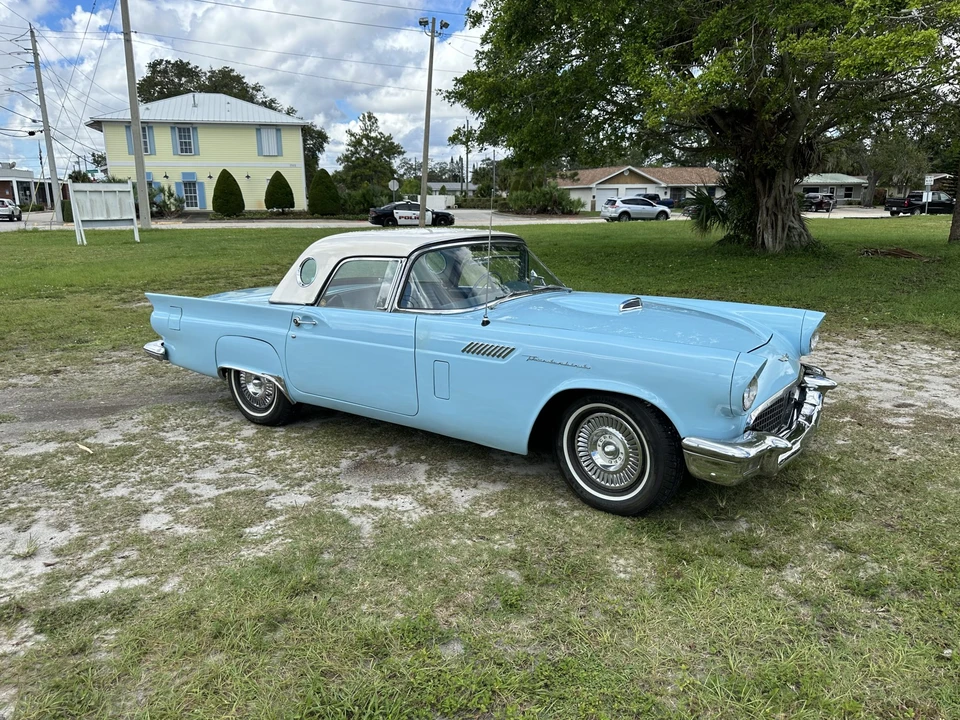 1957 Ford Thunderbird 1st Gen - Image 11 of 31
