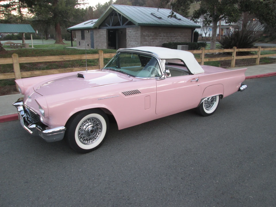 1957 Ford Thunderbird 1st Gen - Image 21 of 31