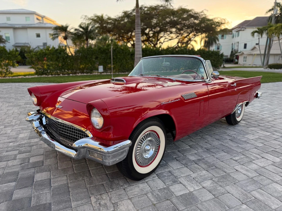 1957 Ford Thunderbird 1st Gen - Image 27 of 31