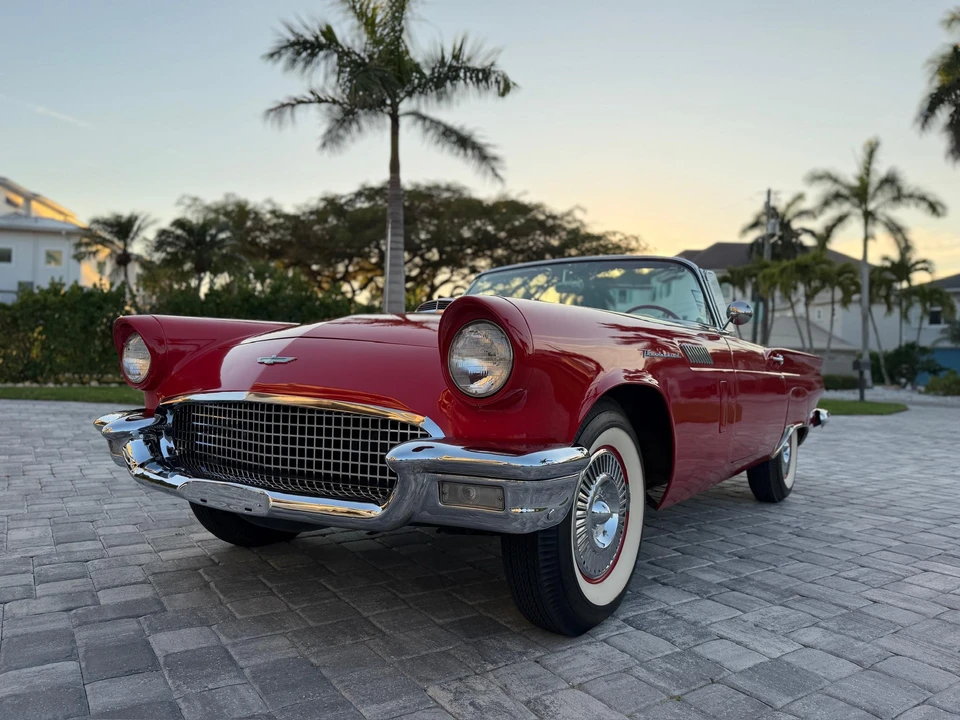 1957 Ford Thunderbird 1st Gen - Image 26 of 31
