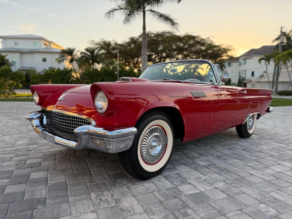 1957 Ford Thunderbird 1st Gen - Image 24 of 31