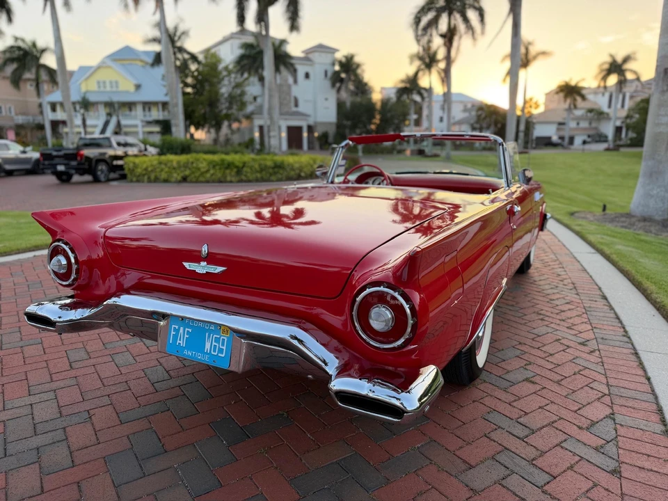1957 Ford Thunderbird 1st Gen - Image 19 of 31
