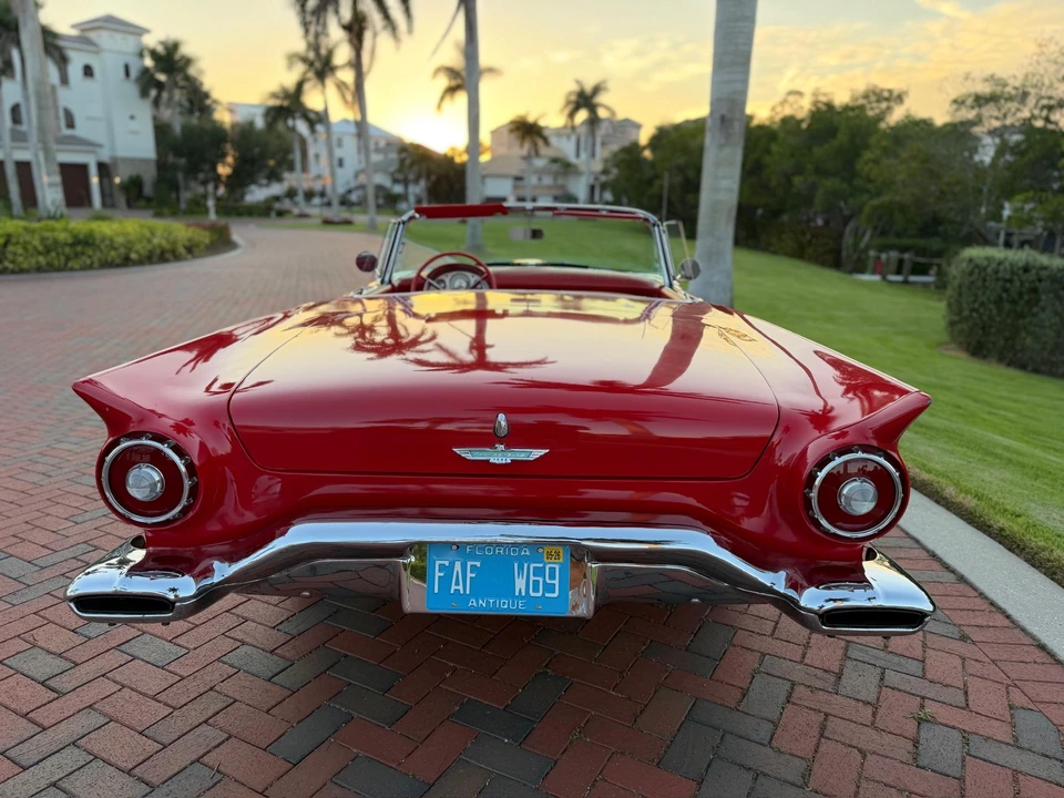 1957 Ford Thunderbird 1st Gen - Image 20 of 31