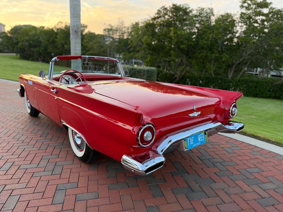 1957 Ford Thunderbird 1st Gen - Image 21 of 31
