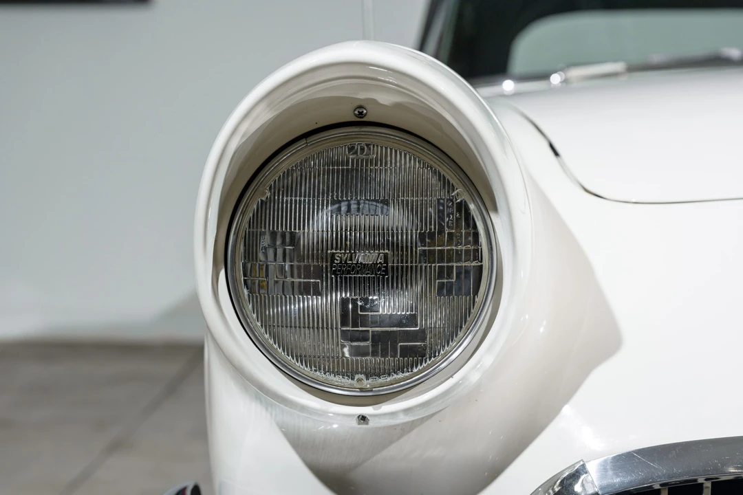 1957 Ford Thunderbird 1st Gen - Image 24 of 31