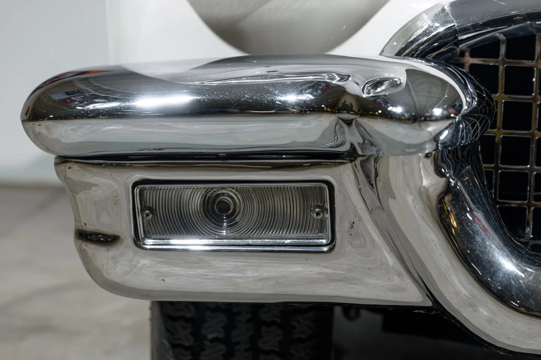 1957 Ford Thunderbird 1st Gen - Image 28 of 31