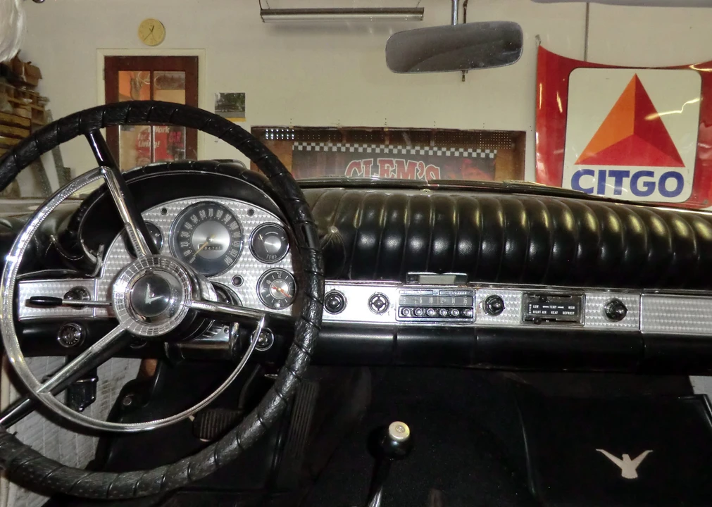 1957 Ford Thunderbird 1st Gen - Image 21 of 31