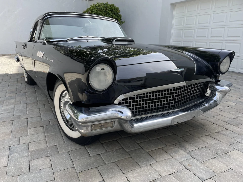 1957 Ford Thunderbird 1st Gen - Image 19 of 31